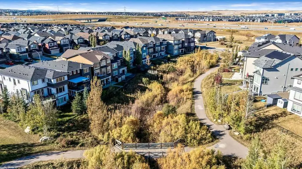 82 Panton View NW Calgary AB T3K 0X8