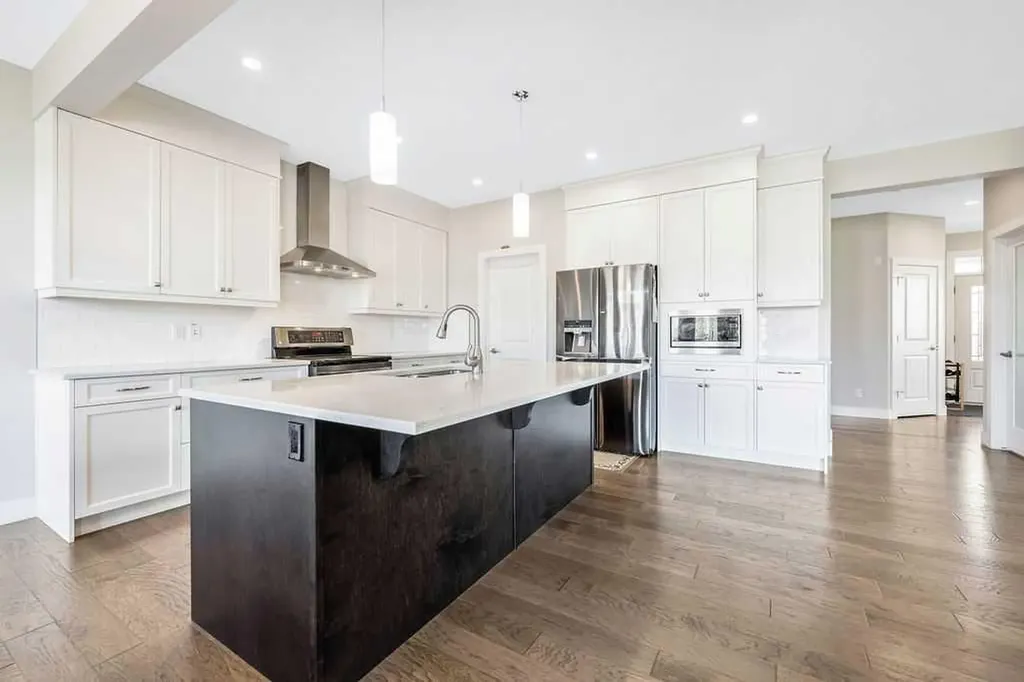 82 Panton View NW Calgary AB T3K 0X8