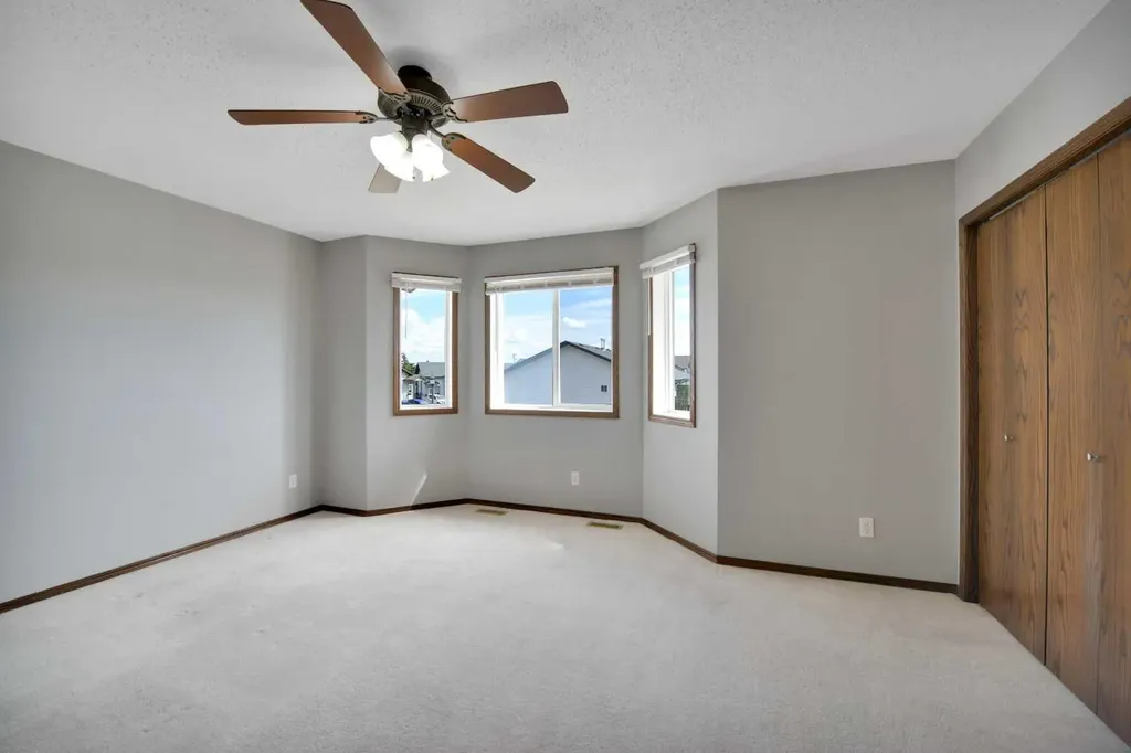 45 Winston Place Blackfalds AB T4M 0K9
