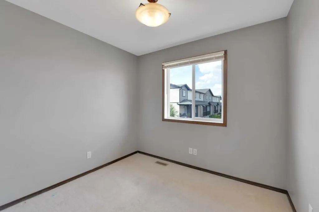 45 Winston Place Blackfalds AB T4M 0K9
