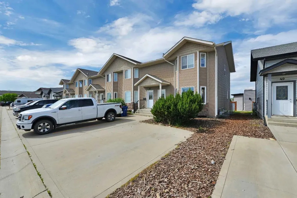 45 Winston Place Blackfalds AB T4M 0K9