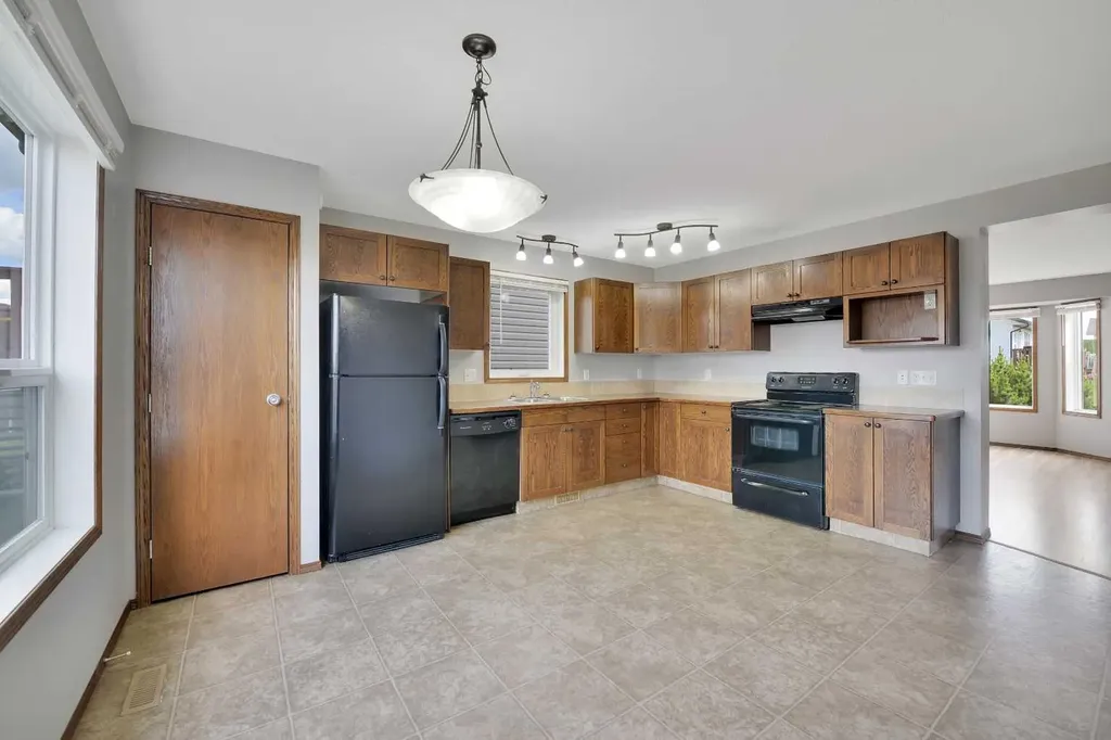 45 Winston Place Blackfalds AB T4M 0K9