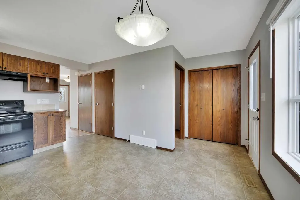 45 Winston Place Blackfalds AB T4M 0K9