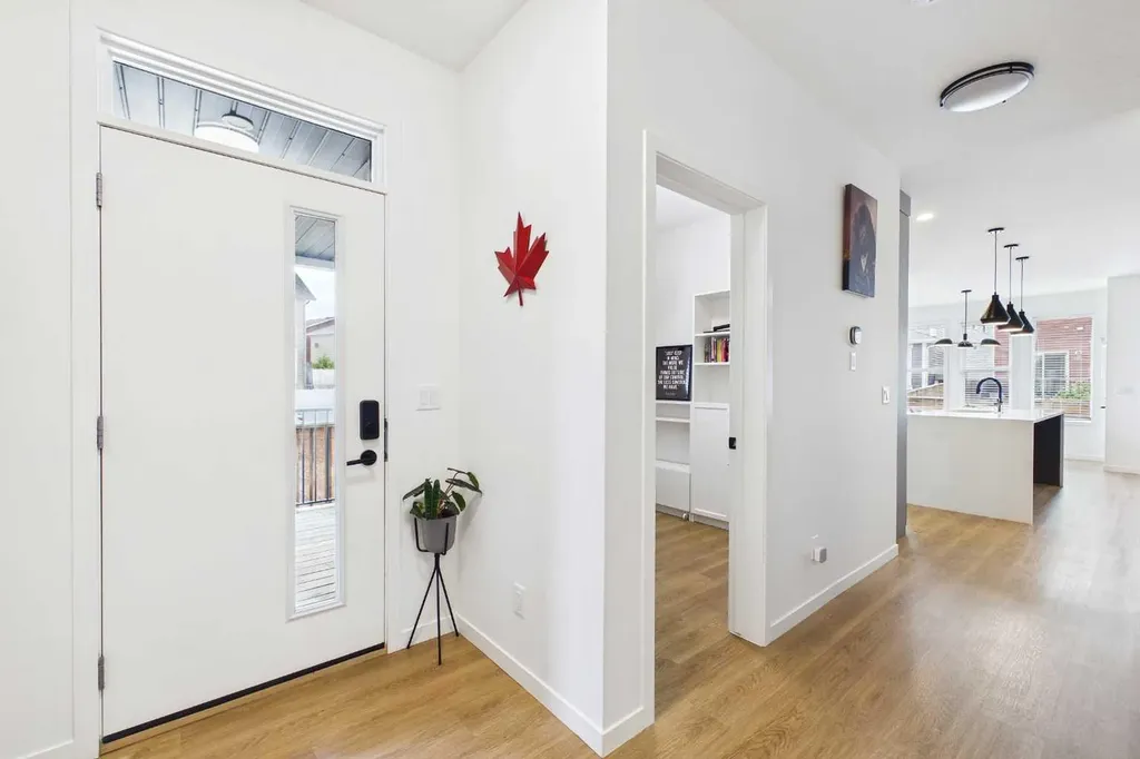 395 Copperhead Way SE Calgary AB T2Z 5G1