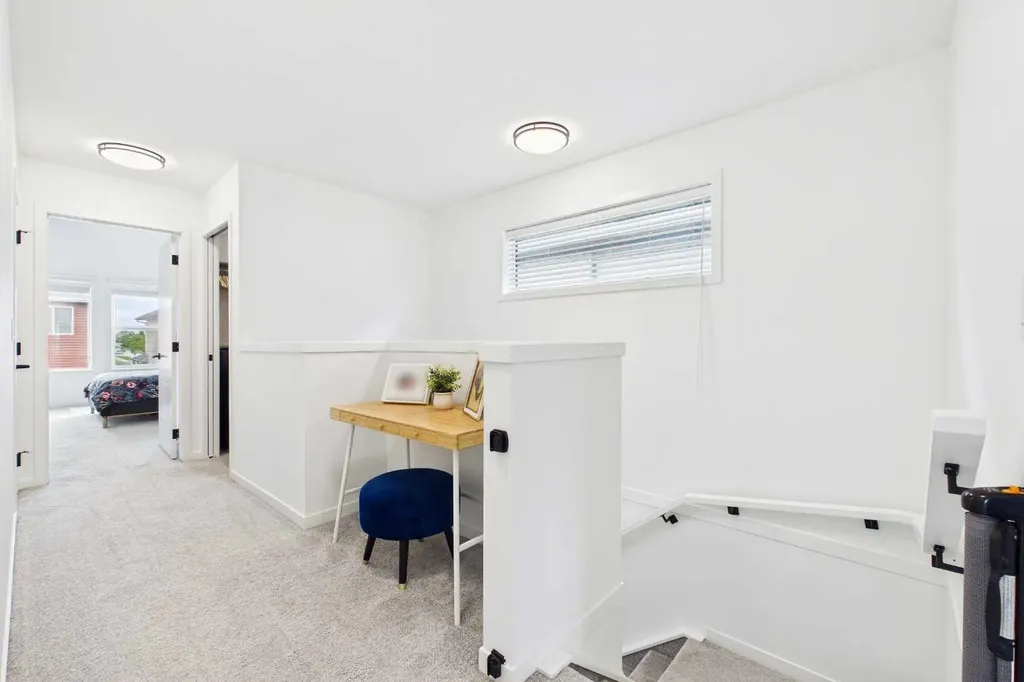 395 Copperhead Way SE Calgary AB T2Z 5G1