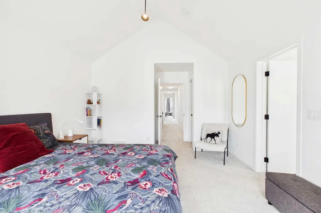 395 Copperhead Way SE Calgary AB T2Z 5G1