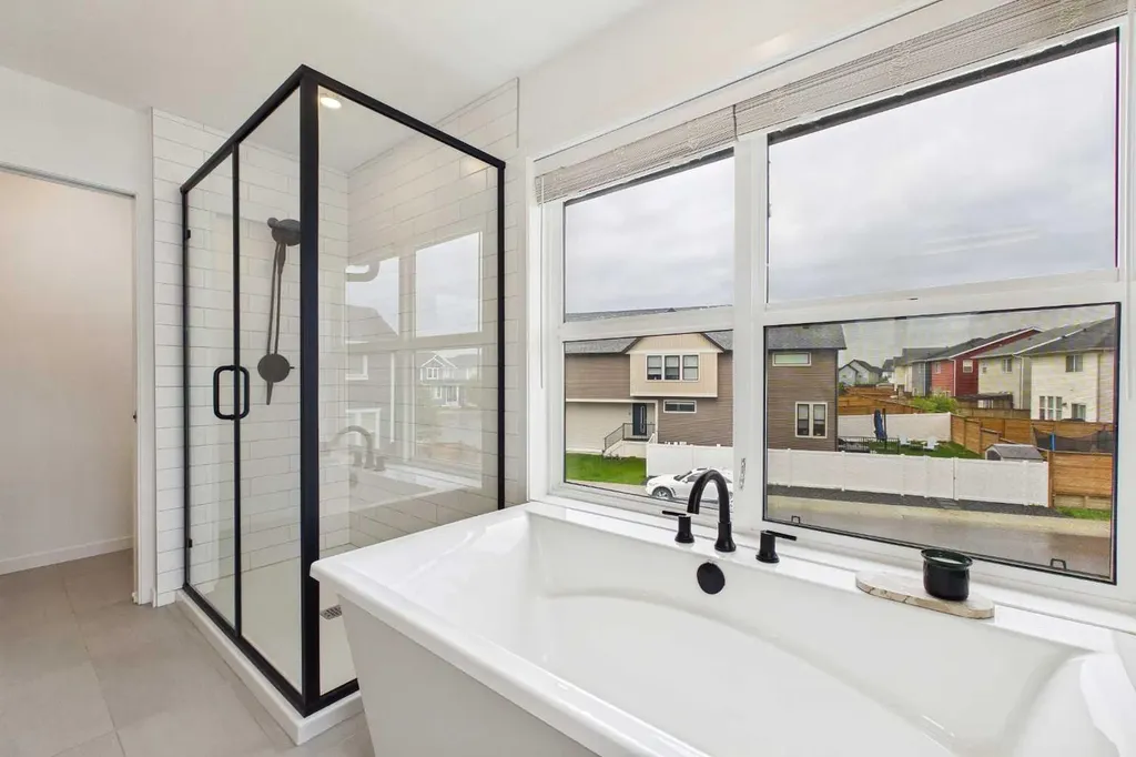 395 Copperhead Way SE Calgary AB T2Z 5G1