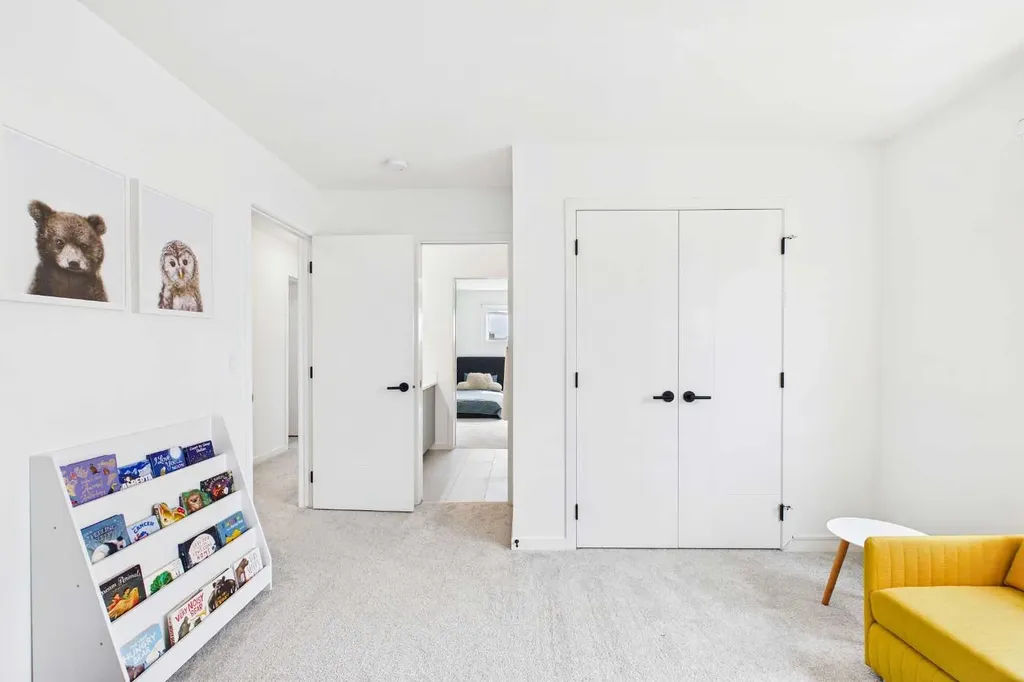 395 Copperhead Way SE Calgary AB T2Z 5G1