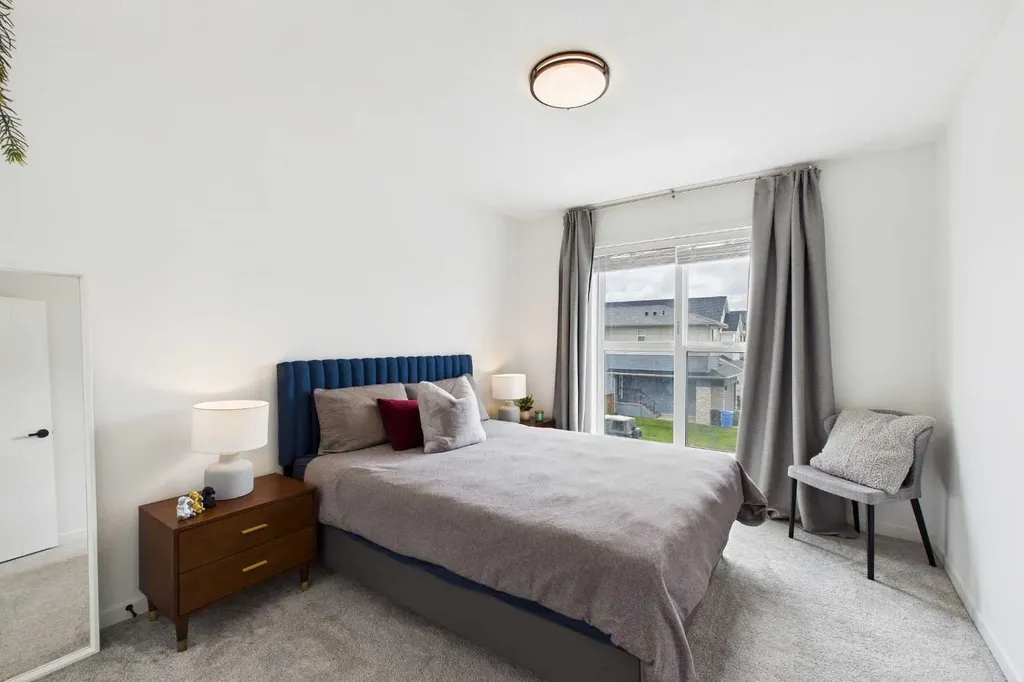 395 Copperhead Way SE Calgary AB T2Z 5G1