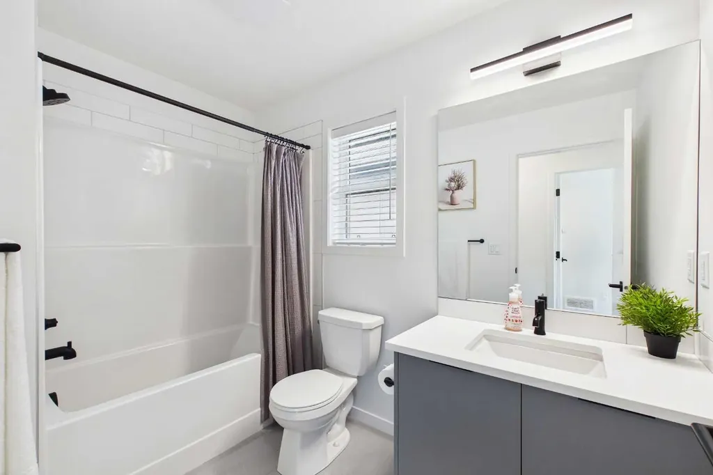 395 Copperhead Way SE Calgary AB T2Z 5G1