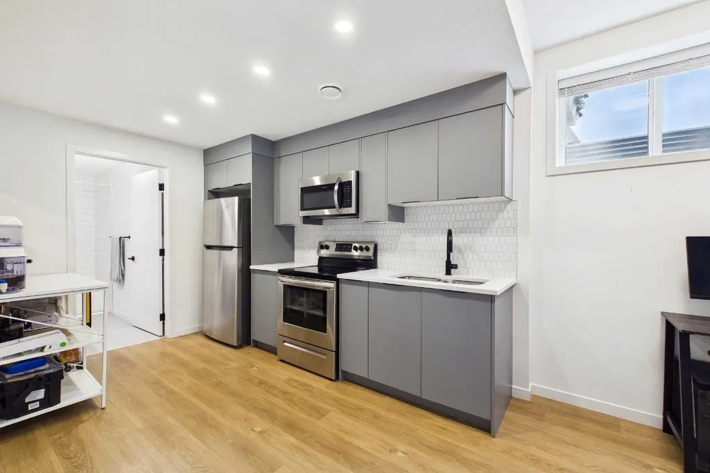 395 Copperhead Way SE Calgary AB T2Z 5G1