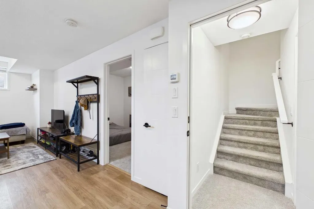 395 Copperhead Way SE Calgary AB T2Z 5G1