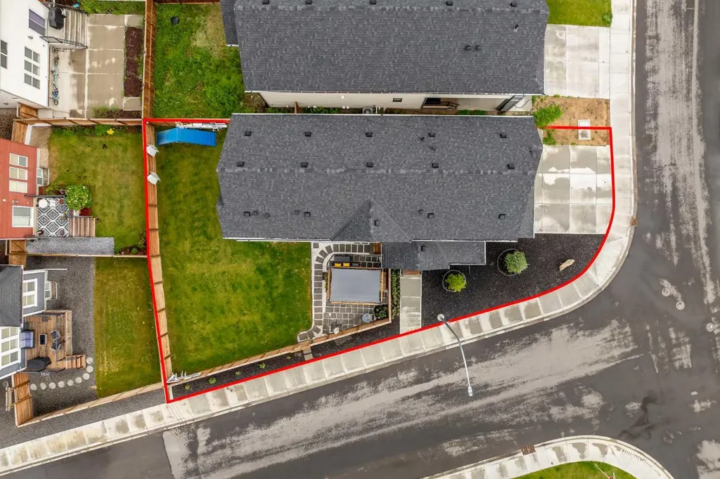 395 Copperhead Way SE Calgary AB T2Z 5G1
