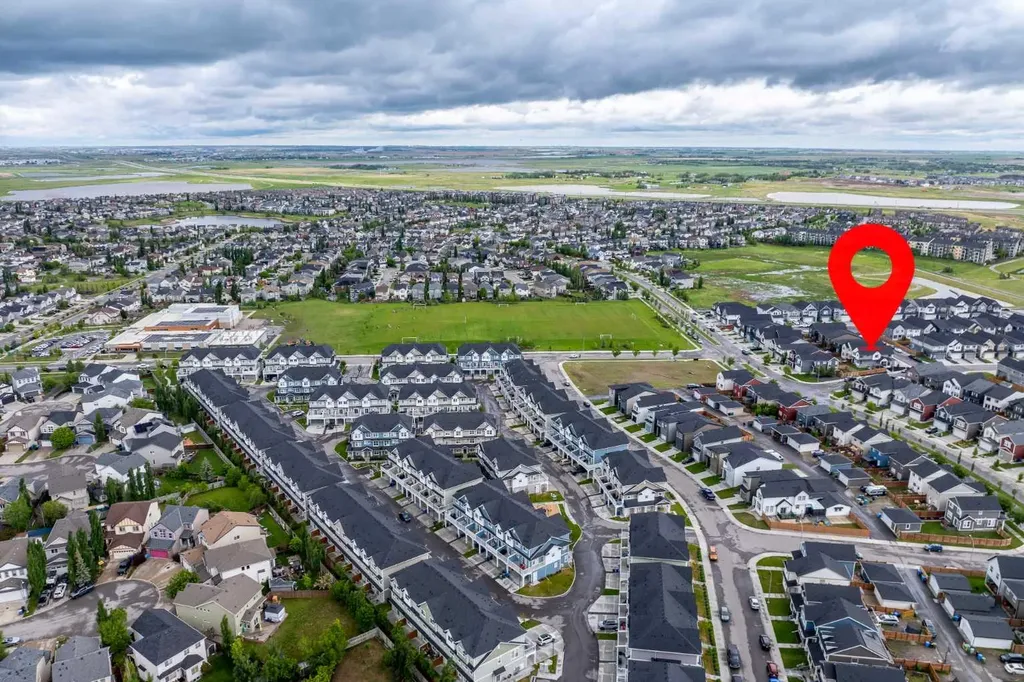 395 Copperhead Way SE Calgary AB T2Z 5G1