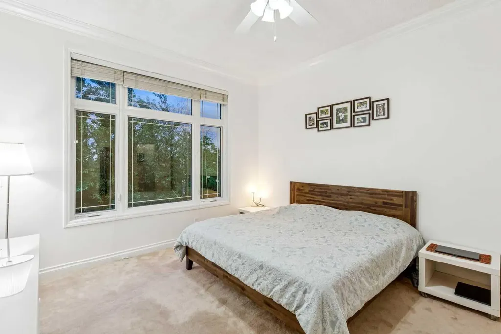 5 Royal Crest Terrace NW Calgary AB T3G 4M3