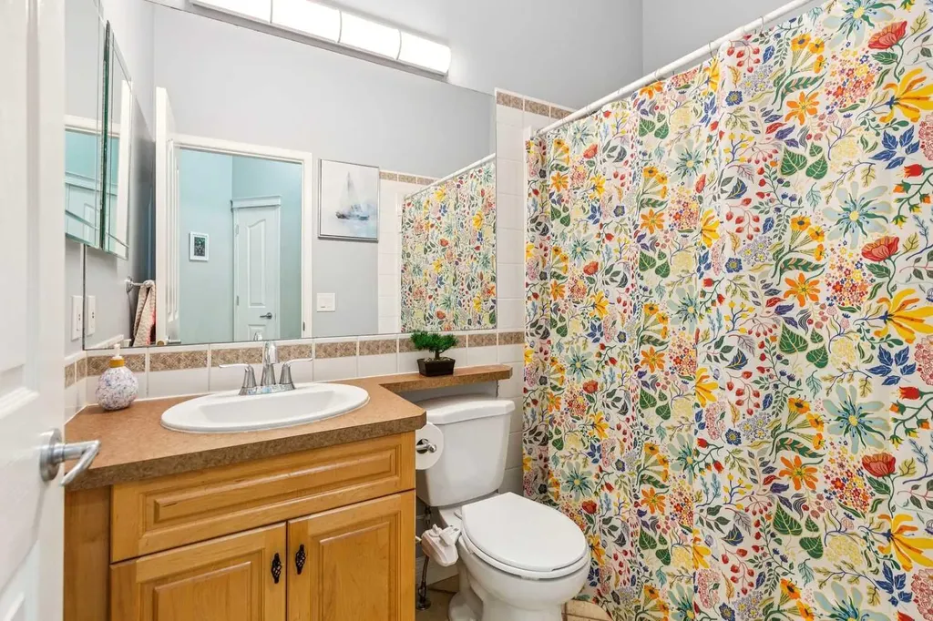 5 Royal Crest Terrace NW Calgary AB T3G 4M3