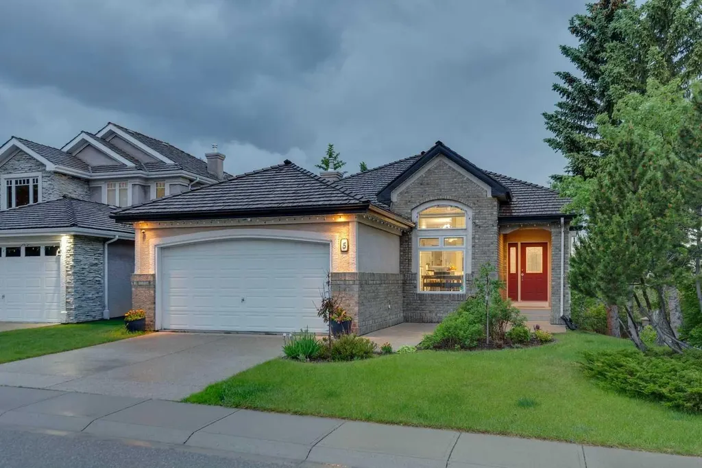 5 Royal Crest Terrace NW Calgary AB T3G 4M3