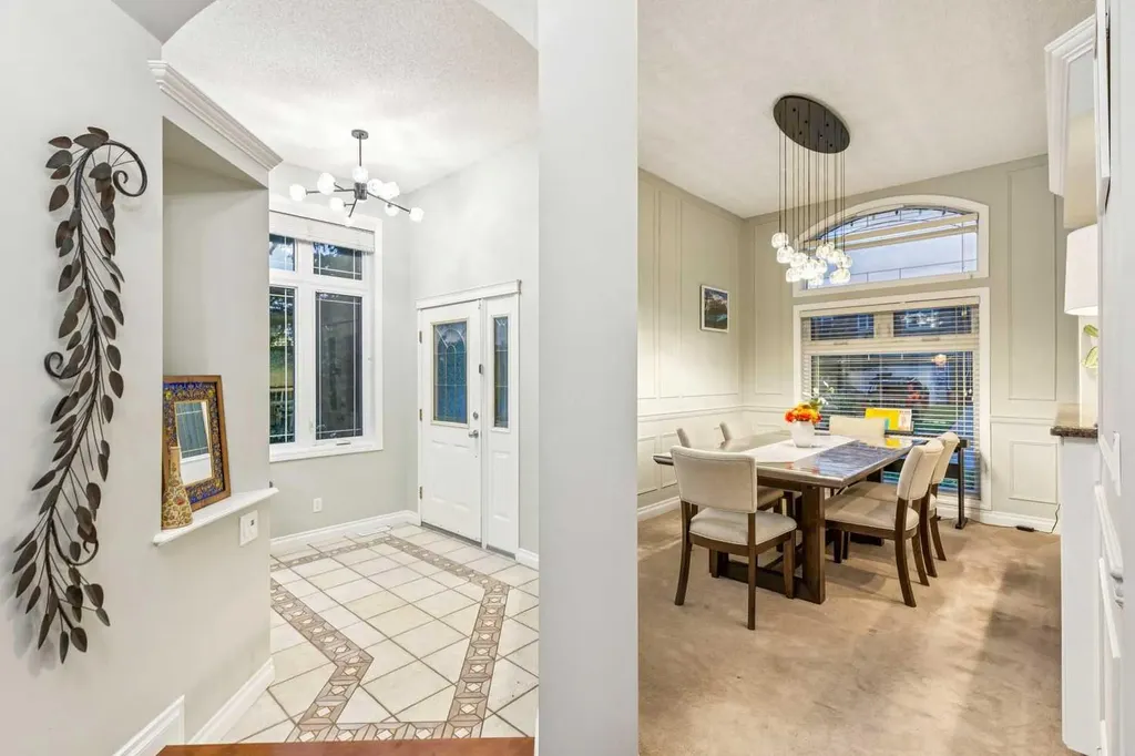 5 Royal Crest Terrace NW Calgary AB T3G 4M3