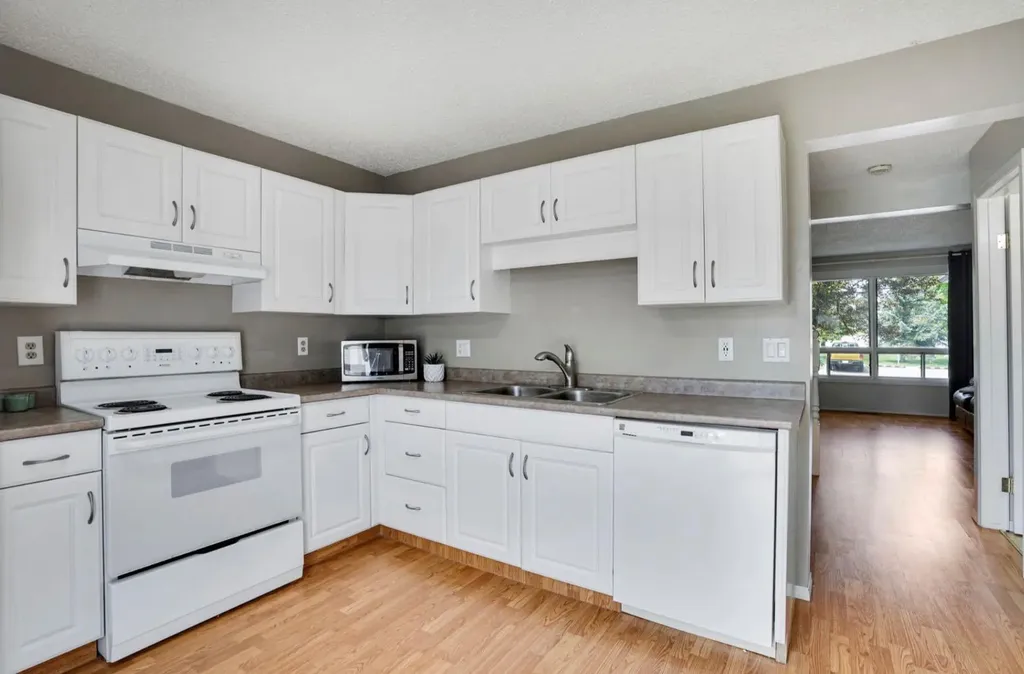164 Woodsman Lane Calgary AB T2W 4Z6