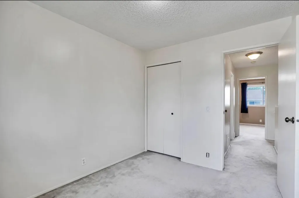 164 Woodsman Lane Calgary AB T2W 4Z6