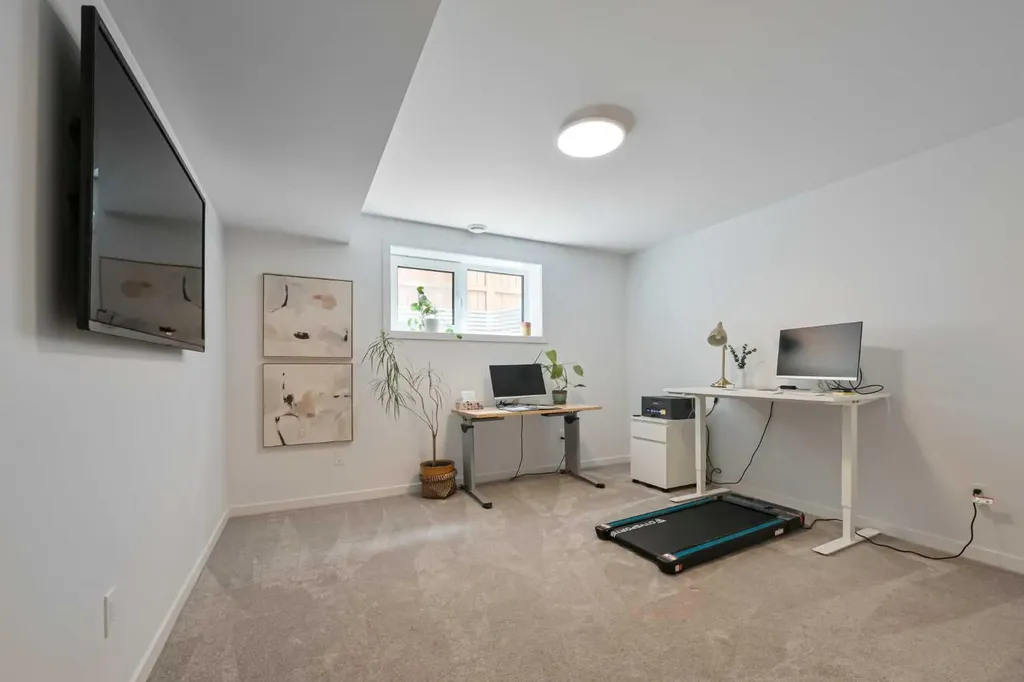 3111 Leduc Crescent SW Calgary AB T3E 5X1