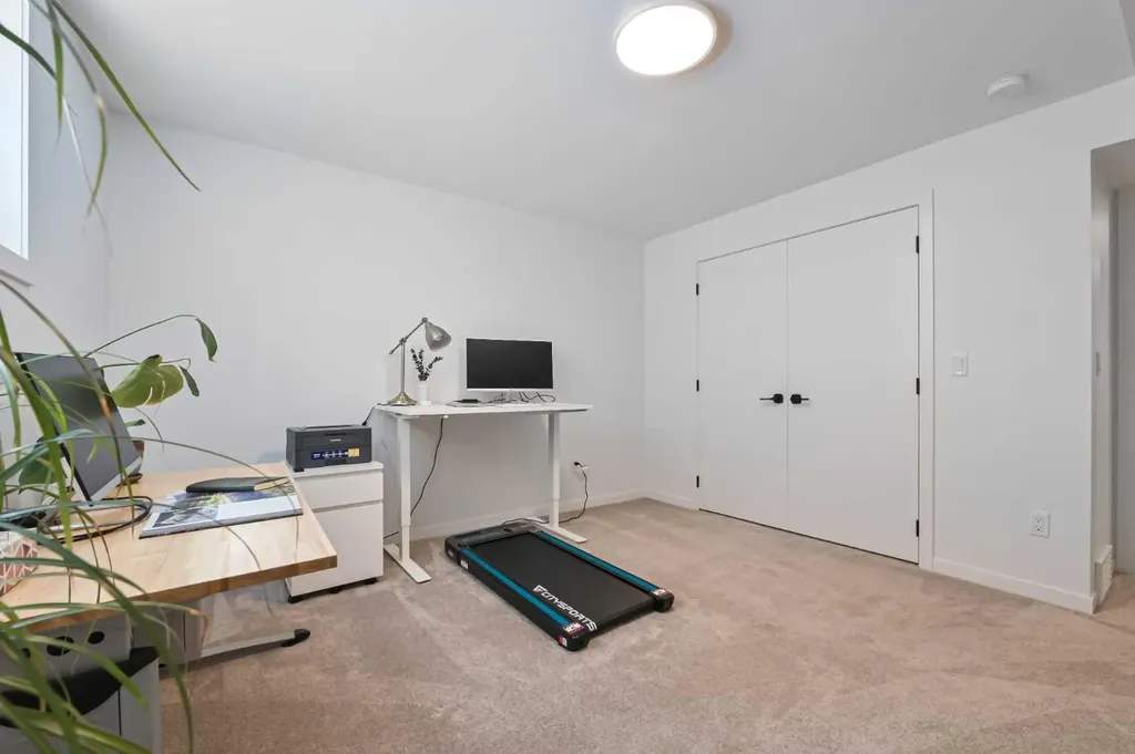 3111 Leduc Crescent SW Calgary AB T3E 5X1