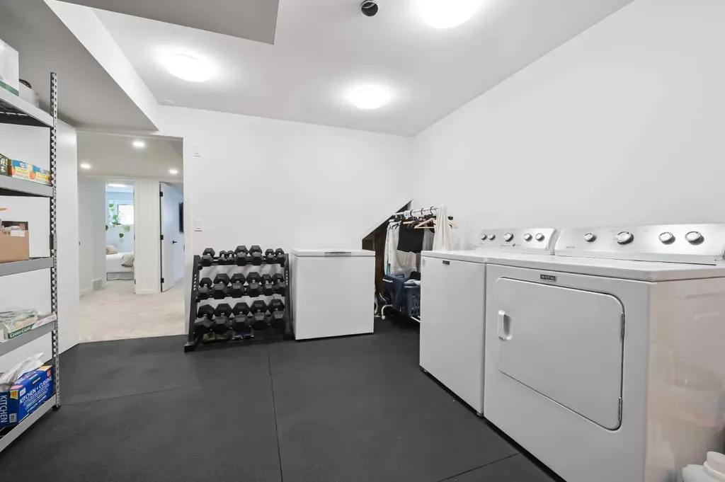 3111 Leduc Crescent SW Calgary AB T3E 5X1