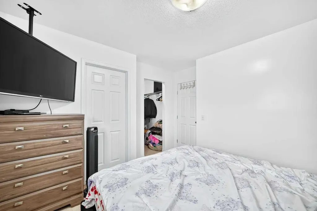 111 Tarawood Lane NE Calgary AB T3J 0B9