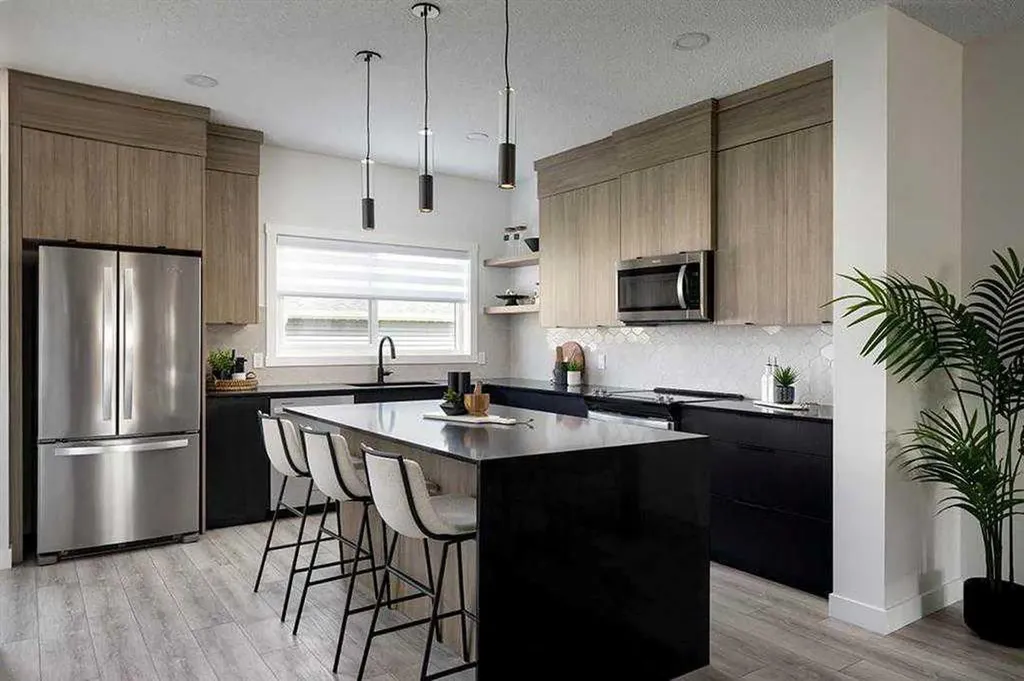 18 Creekview Avenue SW Calgary AB T2C6M1