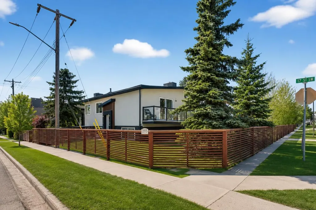 2815 17 Street SW Calgary AB T2T 6T5