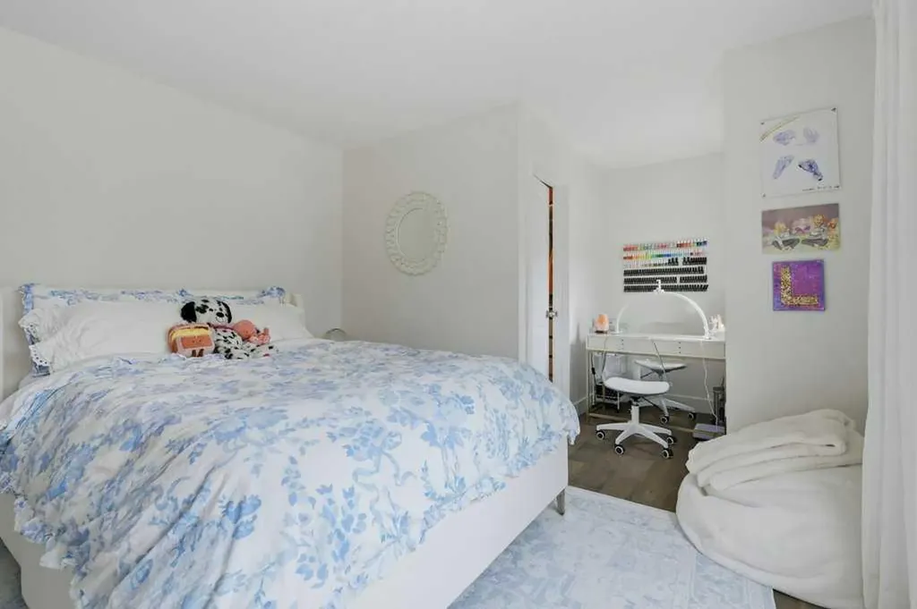 73 Westpark Crescent SW Calgary AB T3H 0C2