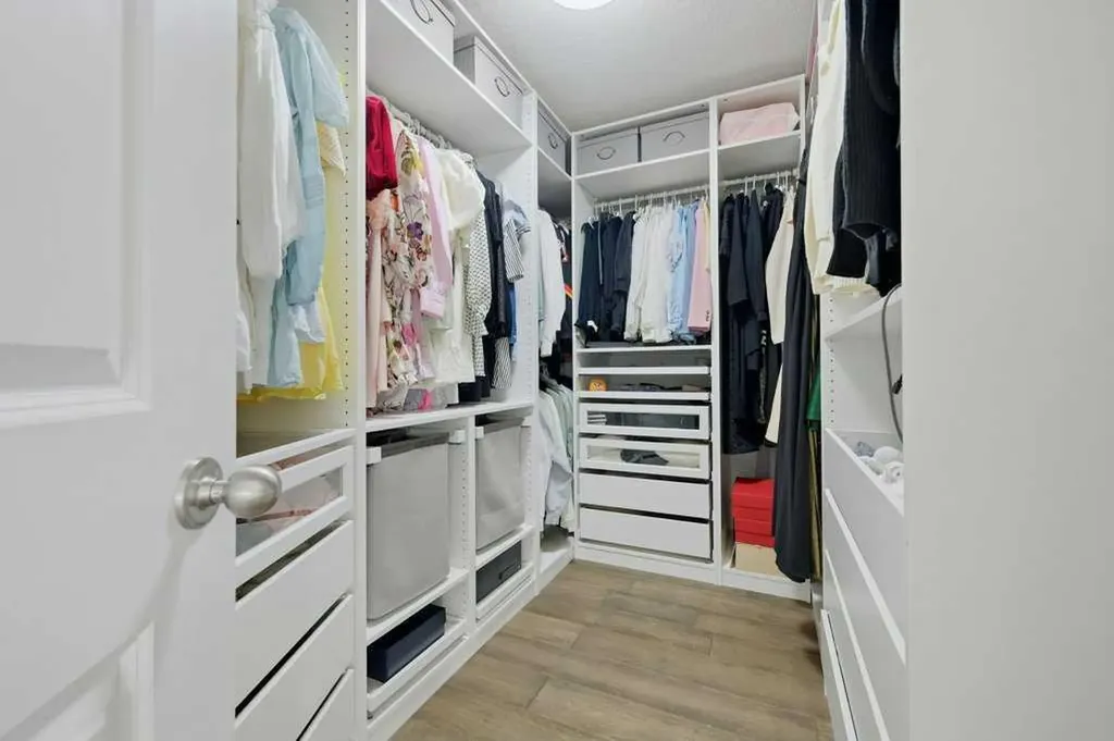 73 Westpark Crescent SW Calgary AB T3H 0C2