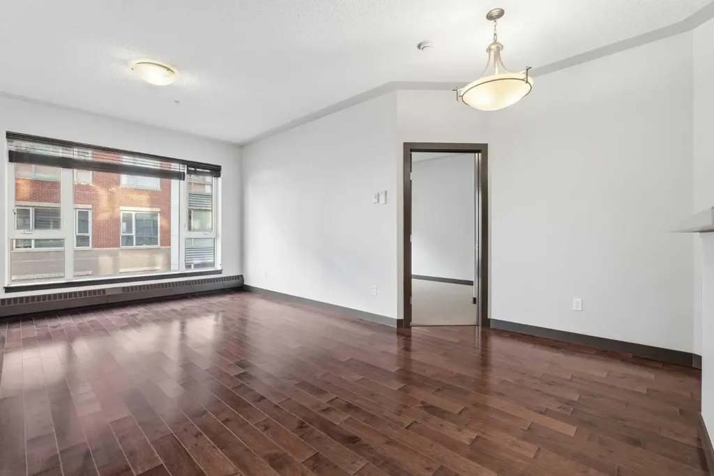 35 Inglewood Park SE Calgary AB T2G1B5