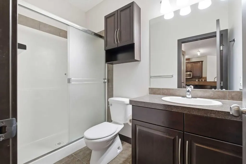 35 Inglewood Park SE Calgary AB T2G1B5