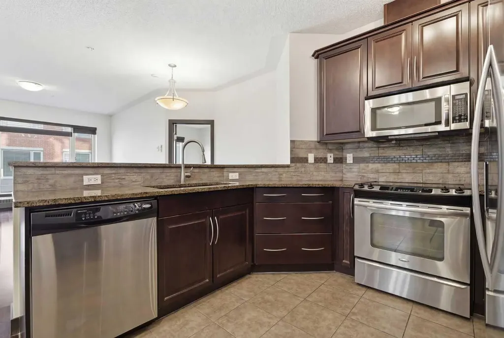35 Inglewood Park SE Calgary AB T2G1B5