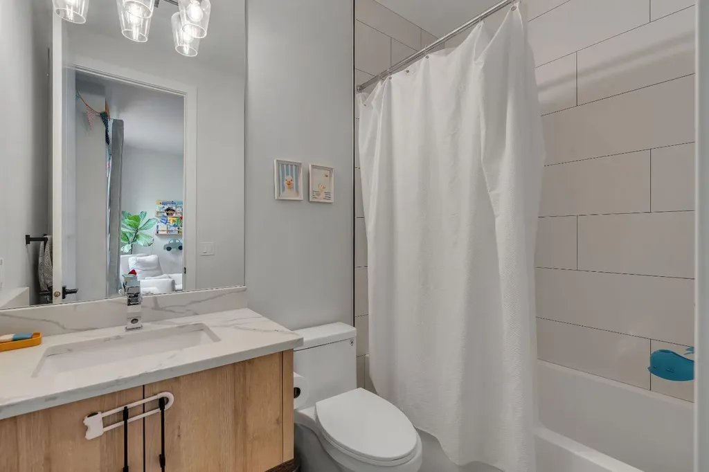 3252 18 Street SW Calgary AB T2T 1W2