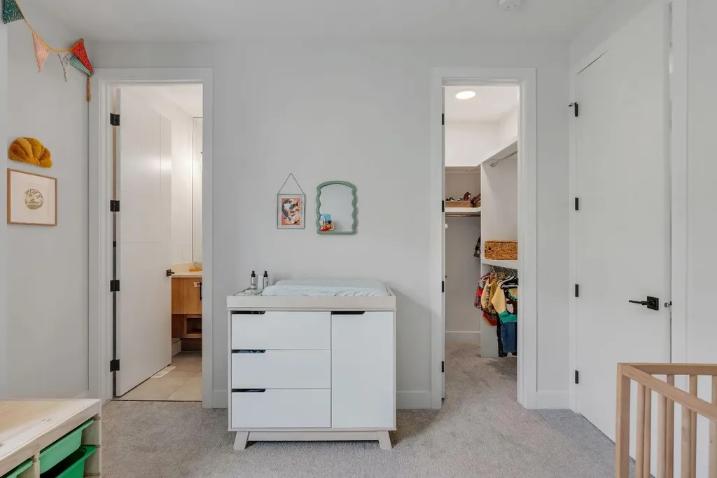3252 18 Street SW Calgary AB T2T 1W2