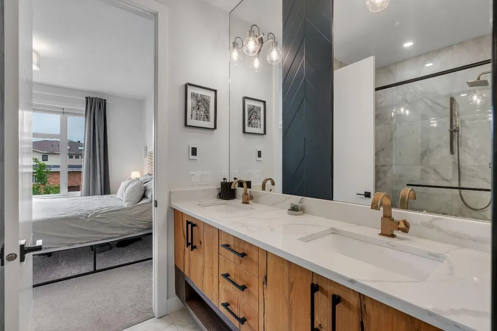 3252 18 Street SW Calgary AB T2T 1W2