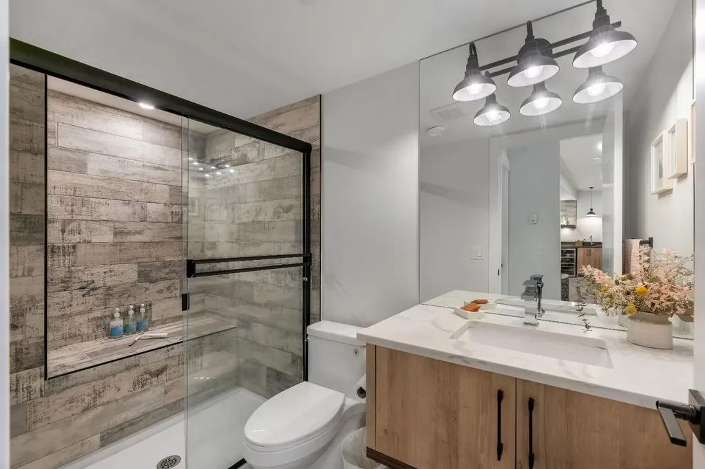 3252 18 Street SW Calgary AB T2T 1W2