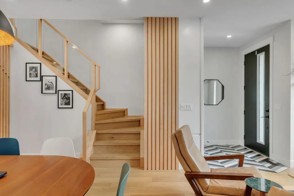 3252 18 Street SW Calgary AB T2T 1W2