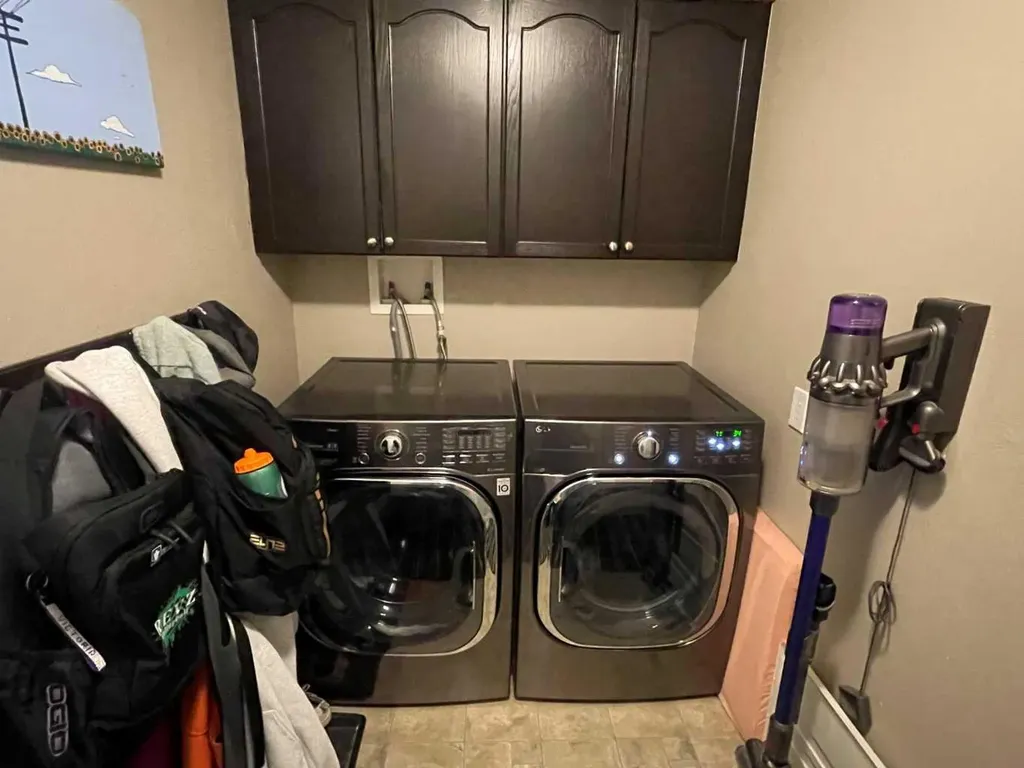 18 Park Point Whitecourt AB T7S 1W9