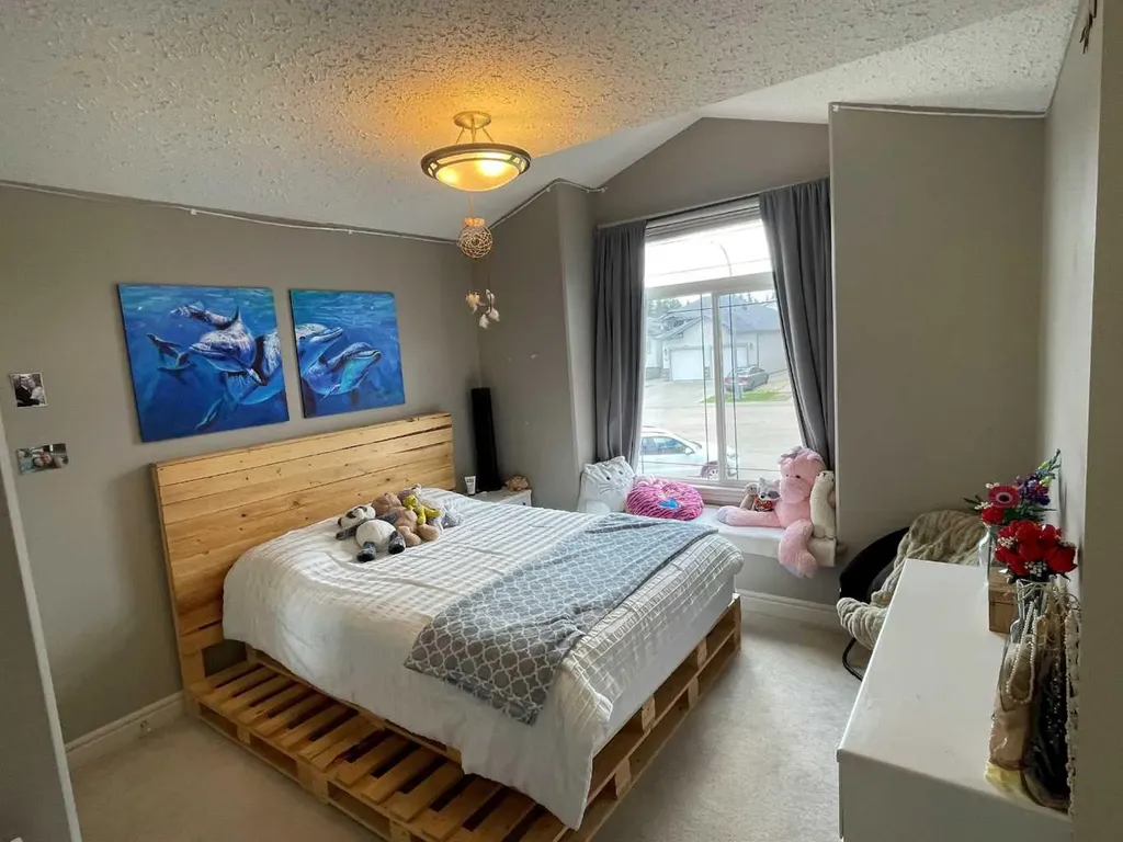 18 Park Point Whitecourt AB T7S 1W9