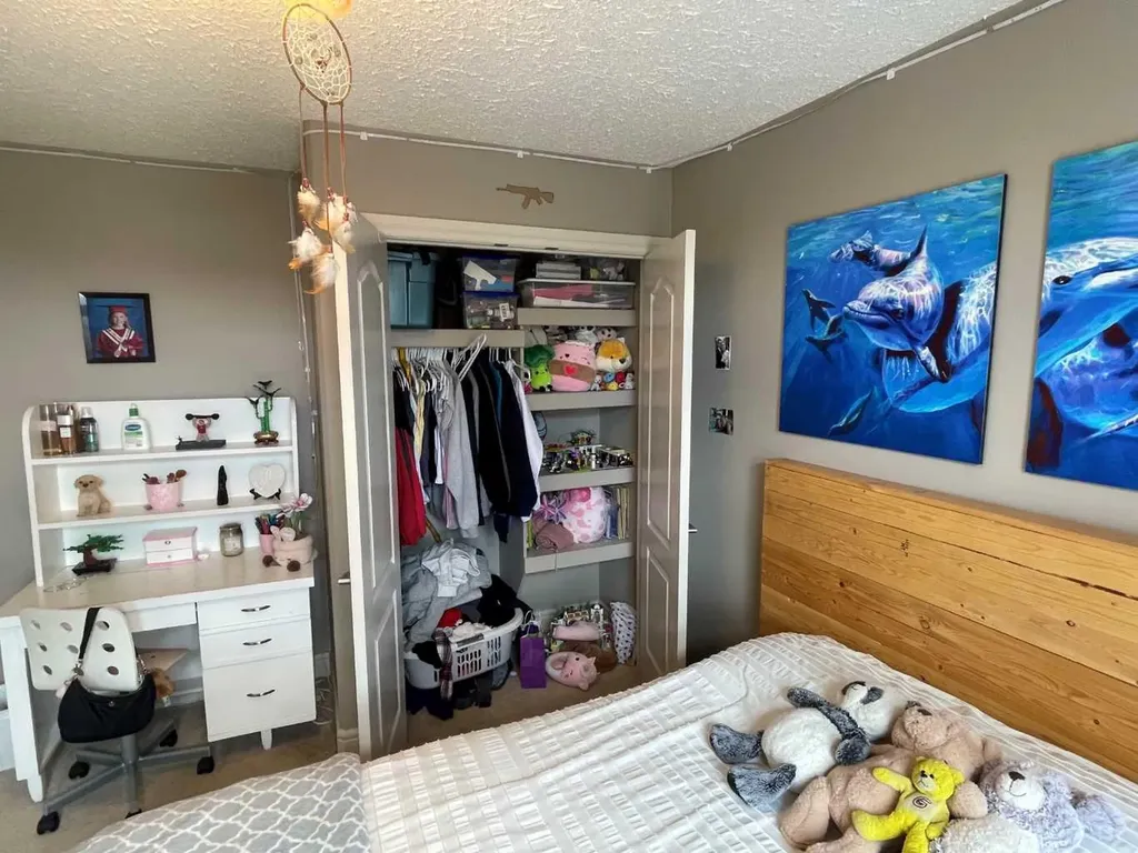 18 Park Point Whitecourt AB T7S 1W9
