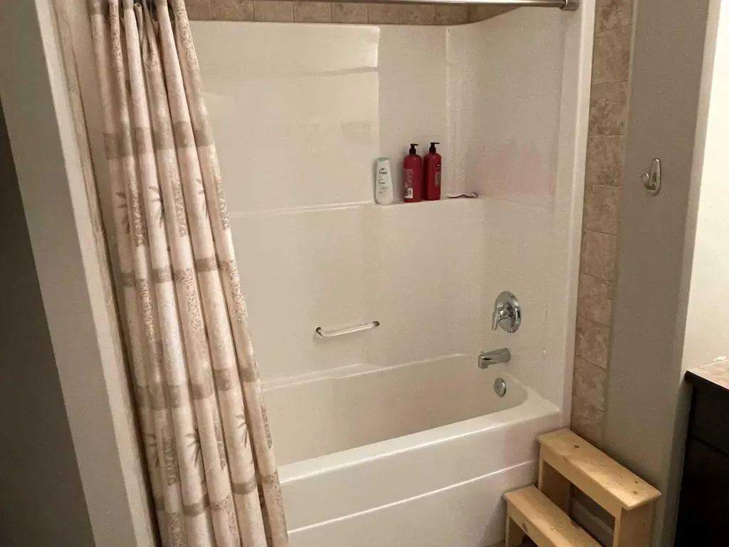 18 Park Point Whitecourt AB T7S 1W9