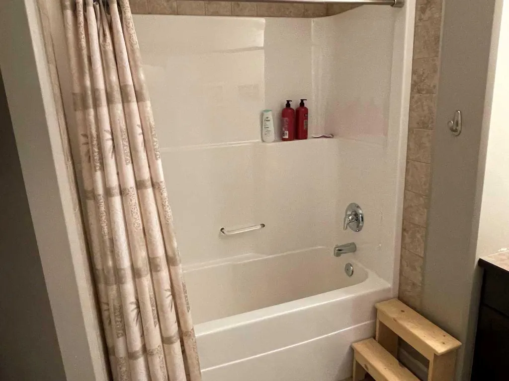 18 Park Point Whitecourt AB T7S 1W9