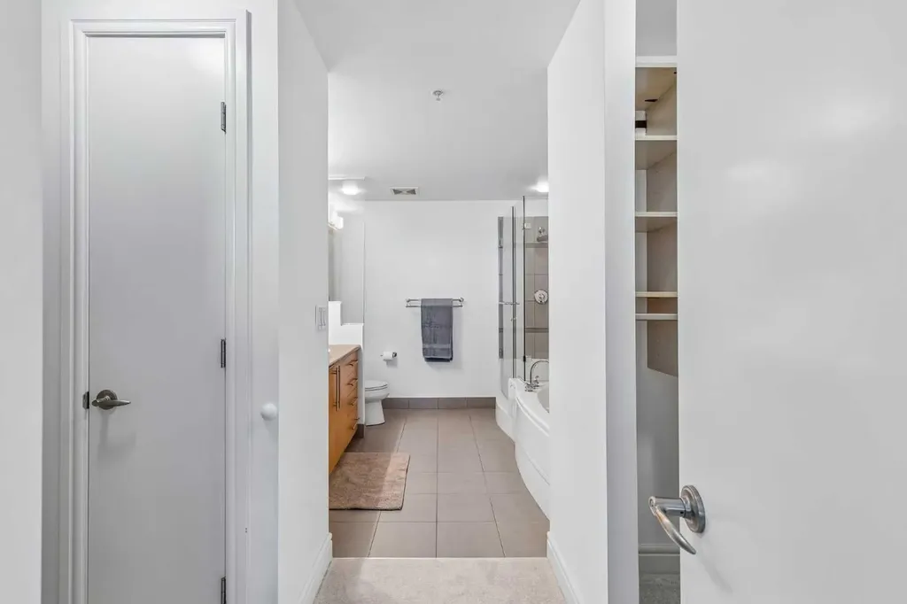 817 15 Avenue SW Calgary AB T2R0H8