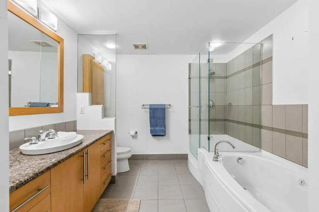 817 15 Avenue SW Calgary AB T2R0H8