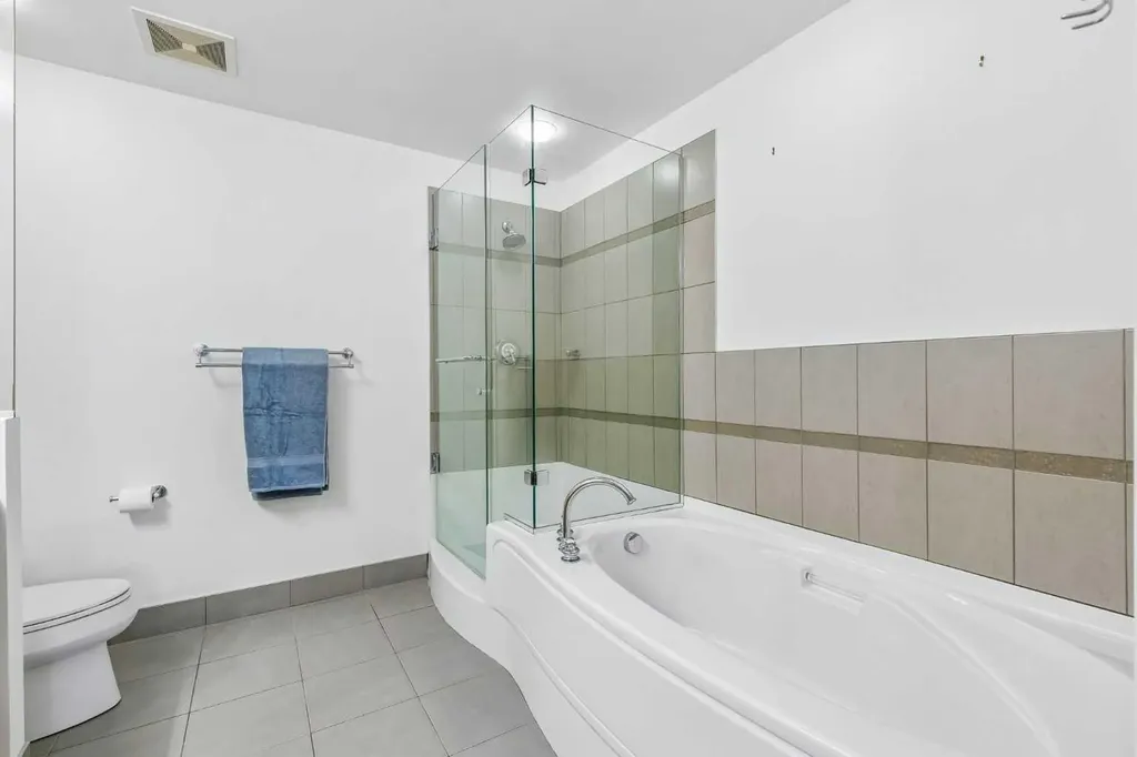 817 15 Avenue SW Calgary AB T2R0H8
