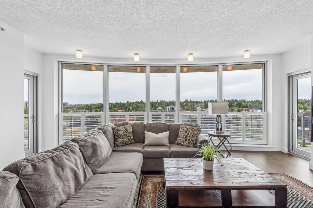 817 15 Avenue SW Calgary AB T2R0H8