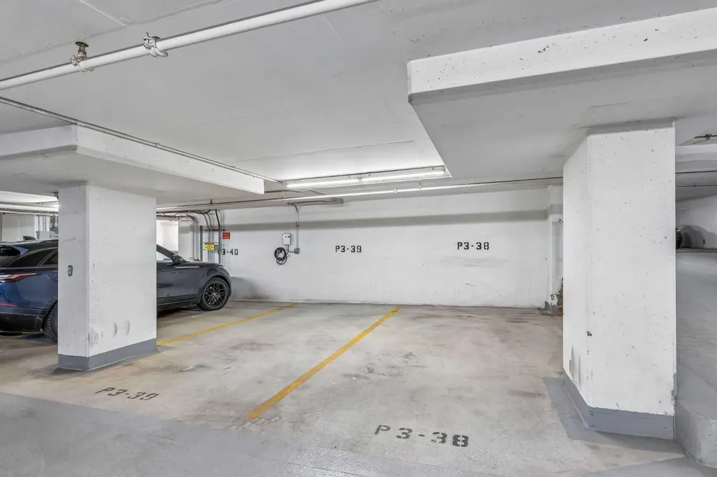 817 15 Avenue SW Calgary AB T2R0H8